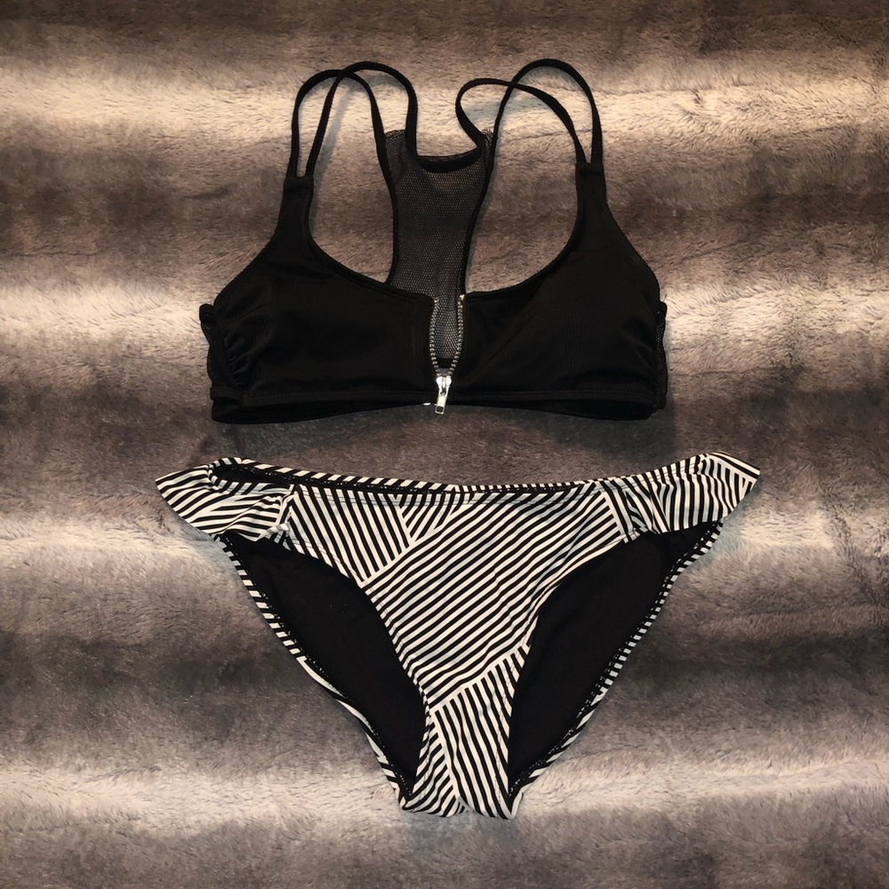 Black & White bikini set!